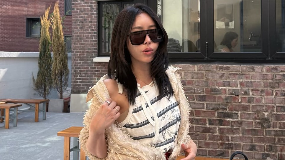A South Korean fashion influencer and founder of clothing brand AVV Collection has died unexpectedly aged 44, leaving her family, close friends and 122,000 followers in shock and disbelief.