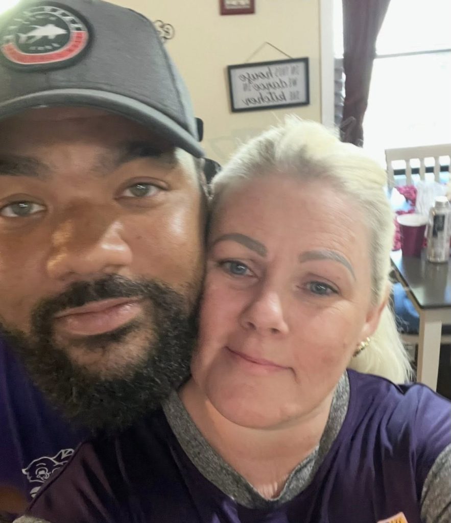 A father cooking chicken wings for his kids died after a pot of oil on the stove started a devastating Florida apartment fire - his two young children both survived.