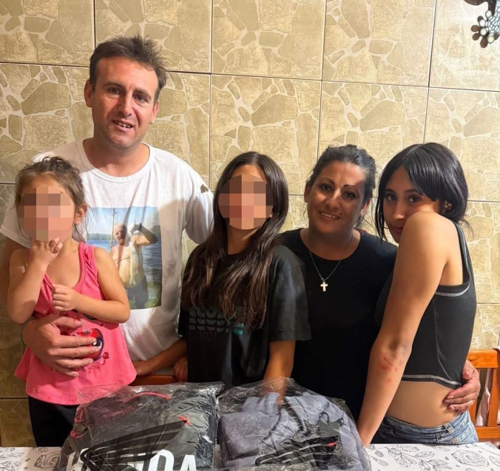A promising 16-year-old footballer died when her motorbike crashed into a lorry in Córdoba, Argentina, prompting questions over whether police were chasing the riders.