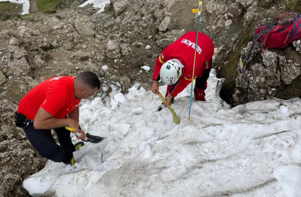 A British teenager who vanished in Romania's Bucegi Mountains last November remains missing as rescuers dig through three metres of snow in a fresh search operation.