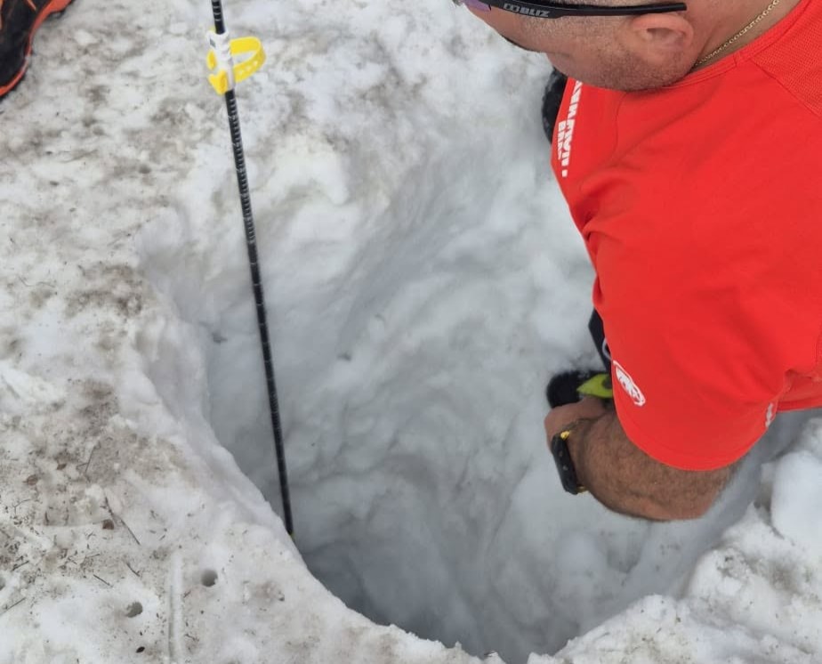 A British teenager who vanished in Romania's Bucegi Mountains last November remains missing as rescuers dig through three metres of snow in a fresh search operation.