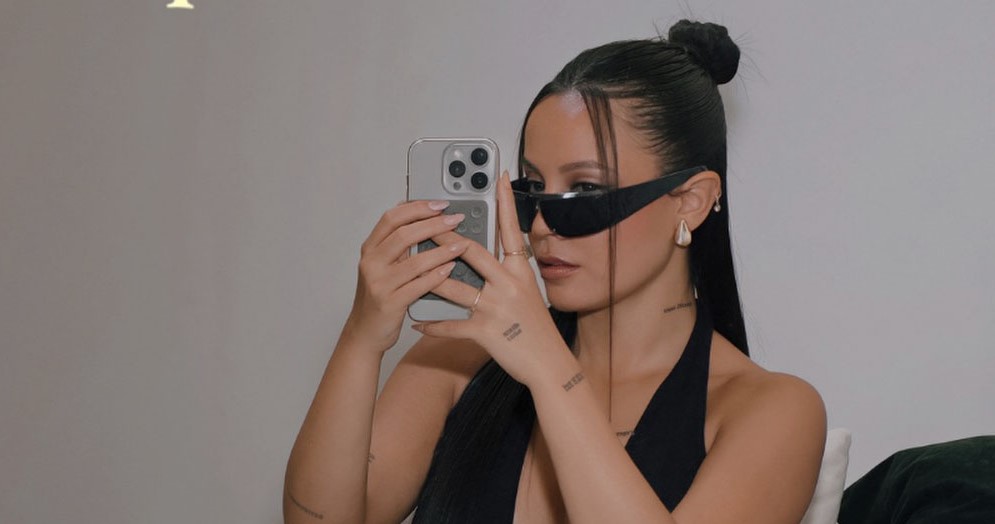 A 27-year-old social media influencer died after her car overturned on a Brazilian avenue, leaving the vehicle with its front end crushed and covered in blood.