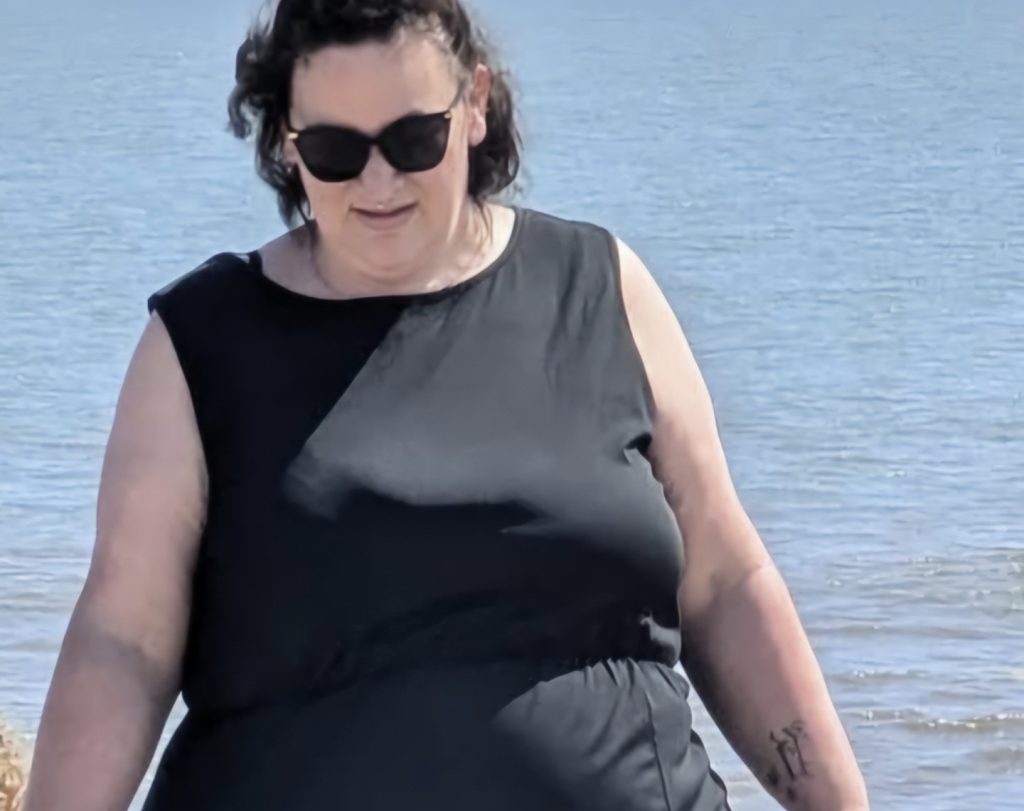 A mum who weighed 25 stone and dreaded the school run has lost over 14 stone without exercise - ditching daily sausage rolls and takeaways that cost her £6,200 a year.