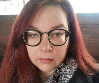 A teen who battered his girlfriend with a golf club, threw bleach at her and burned a memorial to her late nan has avoided jail - receiving a suspended sentence at Liverpool Crown Court.