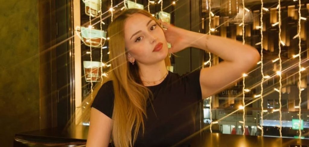 A 19-year-old actress was killed alongside two close friends when a chain collision set two vehicles ablaze on a coastal road in Turkey, with some passengers trapped inside the burning cars.