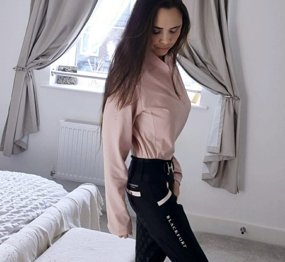 A mum who turned to weight-loss jabs to slim down says she became hooked on the injections and is now battling anorexia - and is warning others about the risks of misuse.