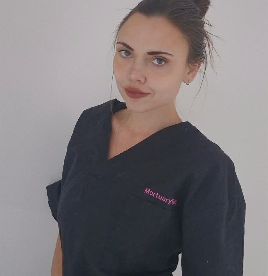 A mum who turned to weight-loss jabs to slim down says she became hooked on the injections and is now battling anorexia - and is warning others about the risks of misuse.