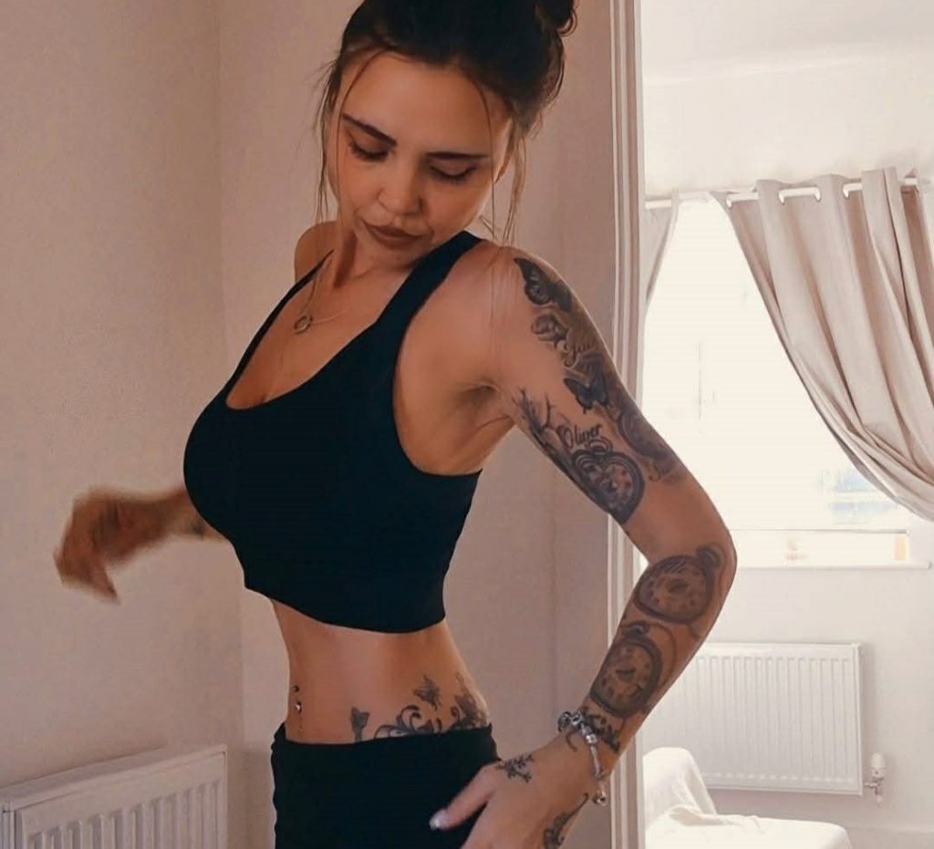 A mum who turned to weight-loss jabs to slim down says she became hooked on the injections and is now battling anorexia - and is warning others about the risks of misuse.