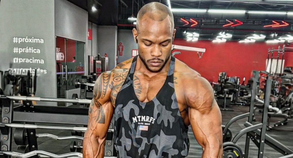 Bodybuilding influencer Mailson Araujo dies suddenly aged 35 after collapsing at home just after a workout - the Men's Physique athlete was days from a major competition in Brazil.