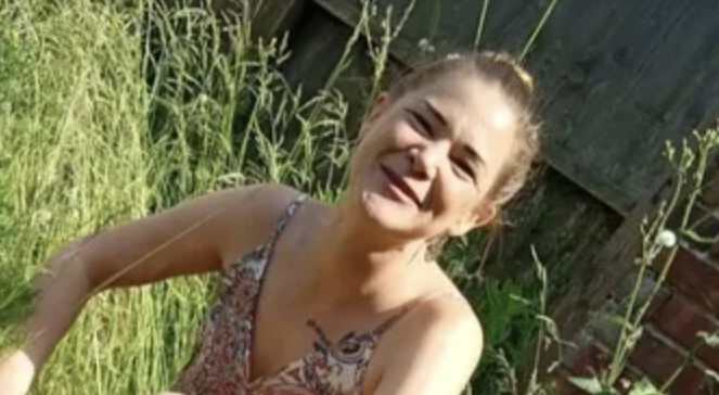 A mum-of-four who died after being hit by a lorry in Dover saved four strangers' lives through organ donation - now her sister is fundraising for her funeral.