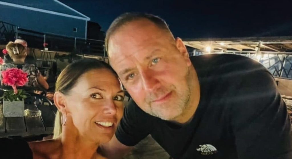 British couple Simon Batchelor and Lisa Fryett are fighting for their lives after a Spanish wildfire - the pair begged rescuers to save them so they could see their children.