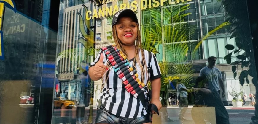 Kick streamer Suzette, known as SuzieSmalls, found dead in her New York apartment aged 51 - the Fishtank Live star's cause of death remains a mystery as tributes pour in.