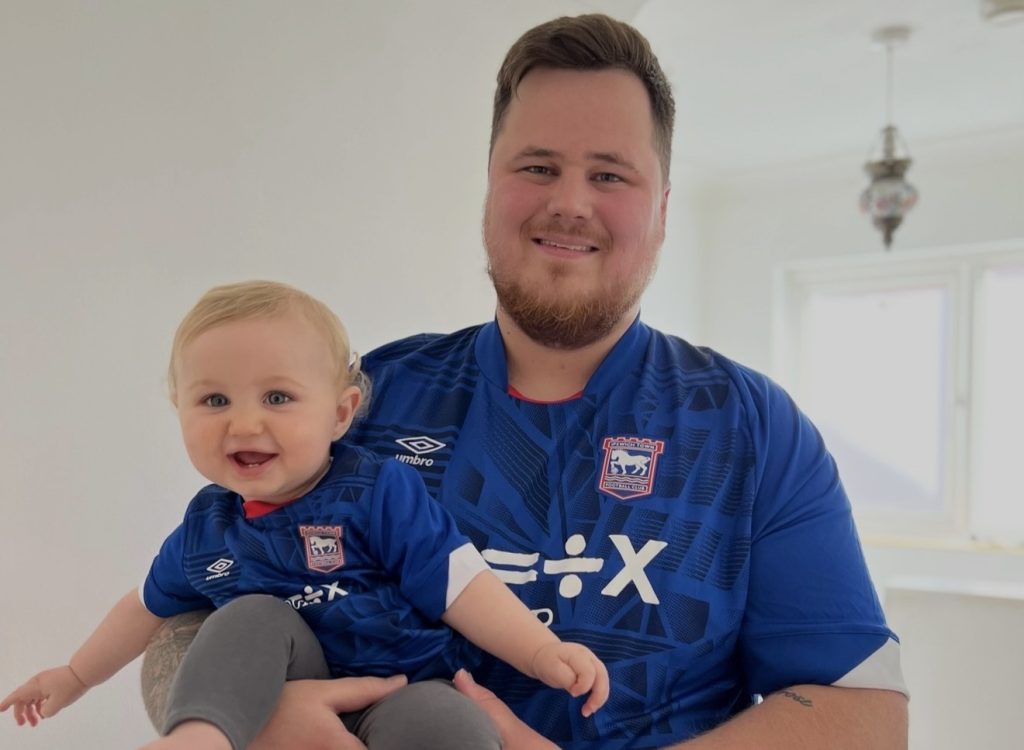 A dad who ballooned to 24 stone on free takeaways says he's had a second chance at life after losing eight stone on Mounjaro - dropping from 4XL to a large.