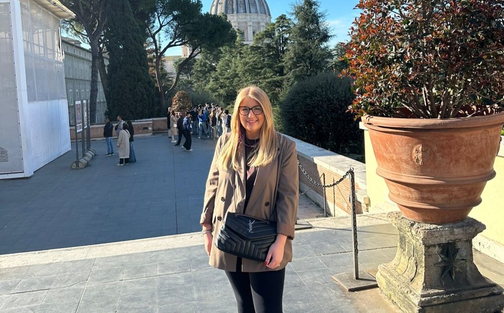 Shopaholic mum who blew £1,000 in a single day reveals how she clawed her way back from £23,000 of debt by budgeting, cash stuffing and juggling four jobs.
