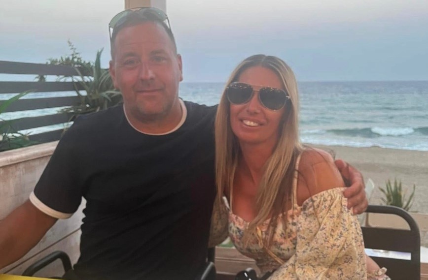 A British woman has died after being rescued from a deadly Spanish wildfire near Bédar, while her partner remains in a critical condition.