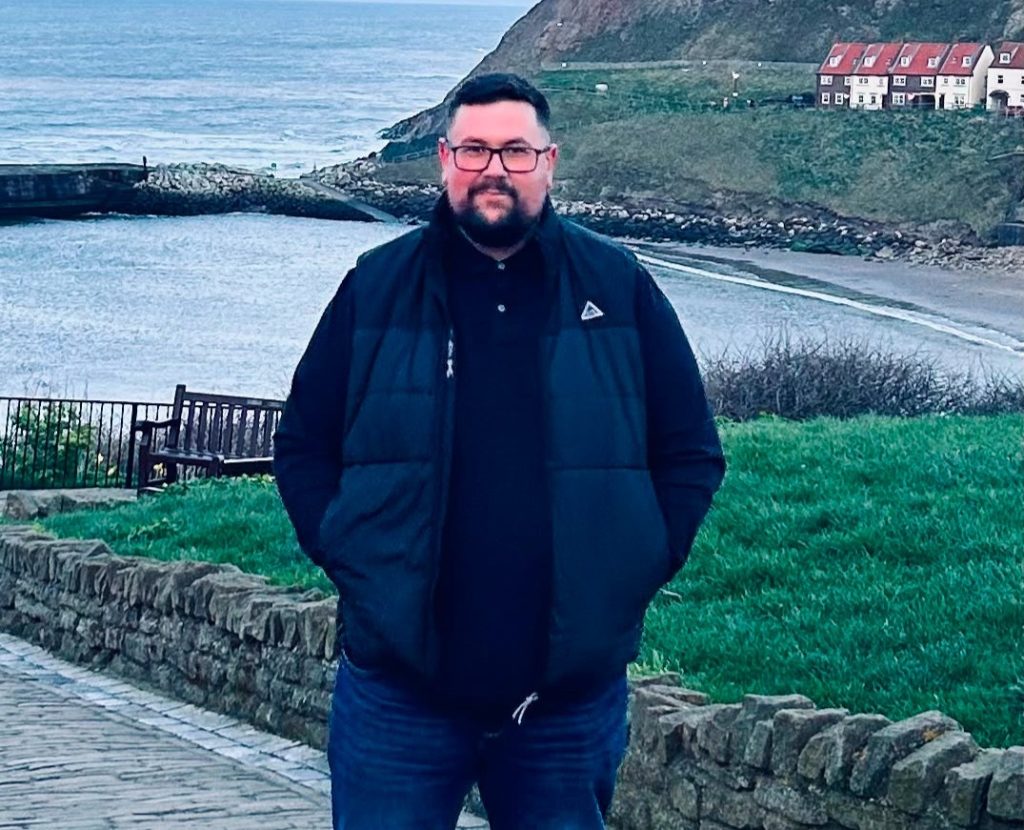 Dad who wore size 6XL and hit 27st says he added an extra decade to his life after losing over 10 stone with a football-themed weight loss club - swapping takeaways for the pitch.