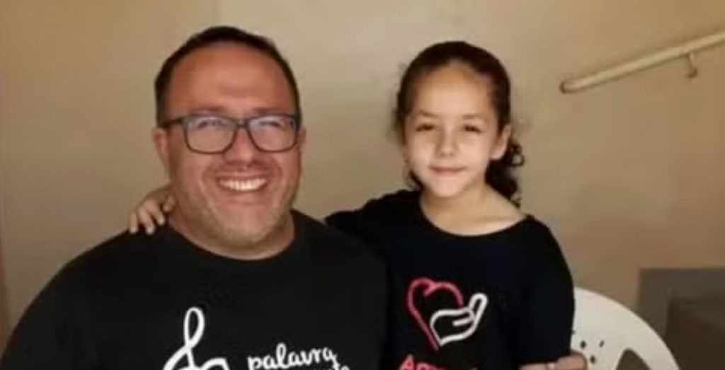 A heartbroken dad found secret notes written by his daughter hidden inside their old hairbrush - just one day after visiting the seven-year-old's grave.