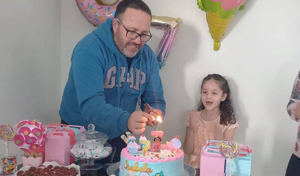 A heartbroken dad found secret notes written by his daughter hidden inside their old hairbrush - just one day after visiting the seven-year-old's grave.