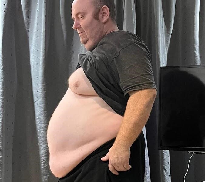 Man told he would be 'dead within months' loses 15 stone after ditching a bottle of vodka a day - he made a deal with God from his hospital bed.