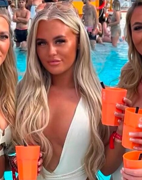 'Sunbed addict' diagnosed with melanoma at 22 after ignoring doctors who told her not to remove a mole - she now warns tanning beds should be banned.