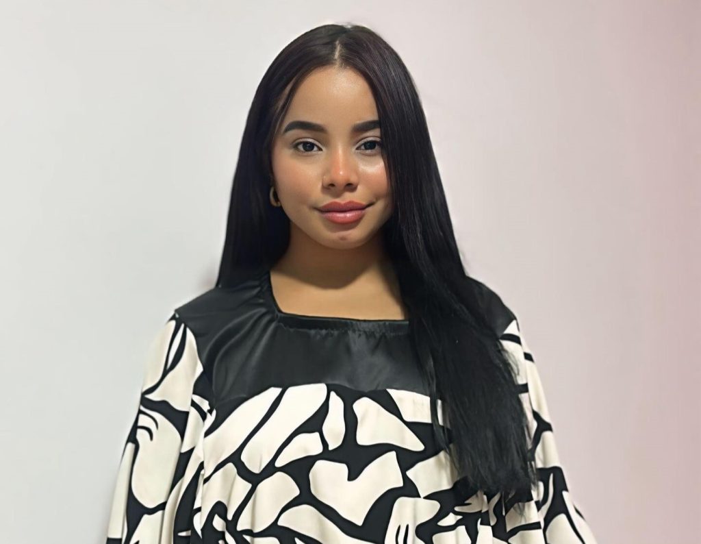 Influencer and entrepreneur Angie Paola Argáez Núñez, 29, has been kidnapped by armed men who stormed her Colombian home - with cops offering a £23,000 reward to help find her.