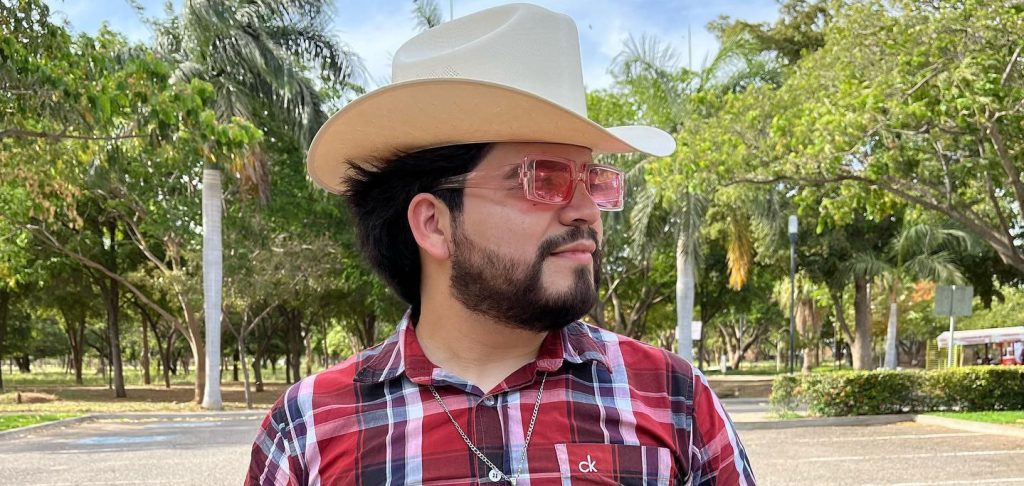 An influencer has been shot dead while livestreaming in the street with two friends - gunned down by two motorcycle hitmen outside a KFC in Culiacan, Mexico.