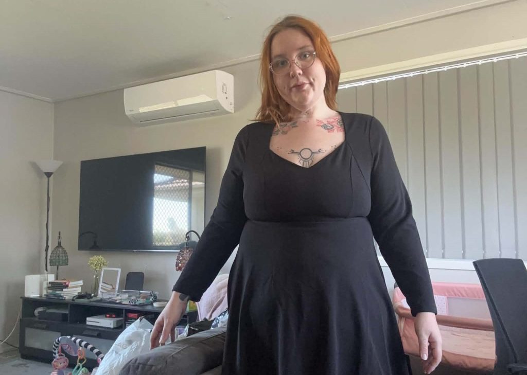 Woman who weighed 14 stone before the age of 10 says shedding 15 stone unlocked pretty privilege - with strangers now nicer and men rushing to hold doors open for her.