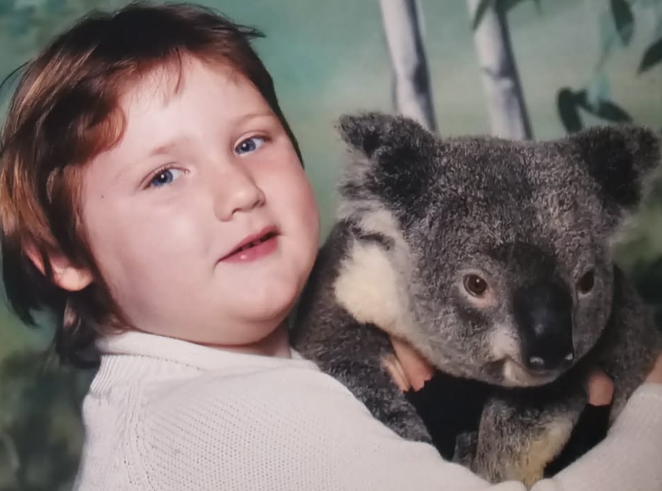 Woman who weighed 14 stone before the age of 10 says shedding 15 stone unlocked pretty privilege - with strangers now nicer and men rushing to hold doors open for her.