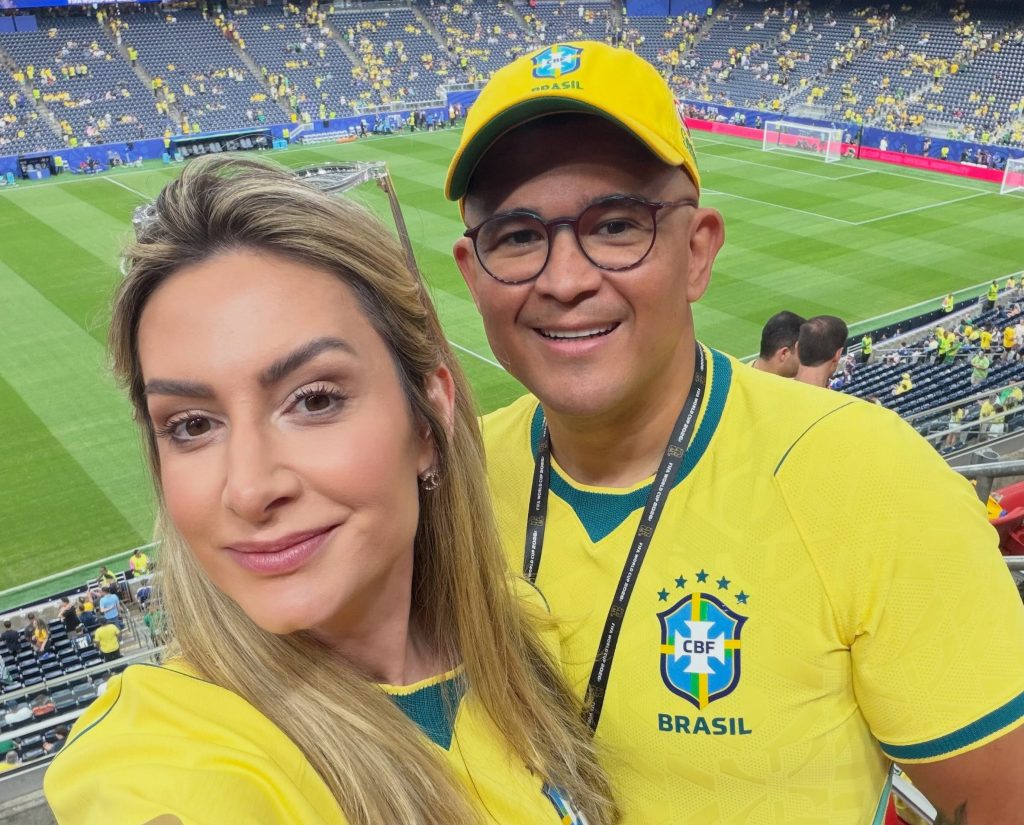 A country singer and a businessman close to football superstar Neymar have been killed in a horror helicopter crash - with all five on board dying in the wreck.