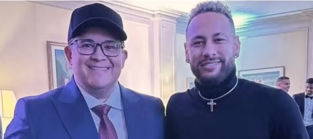 A country singer and a businessman close to football superstar Neymar have been killed in a horror helicopter crash - with all five on board dying in the wreck.