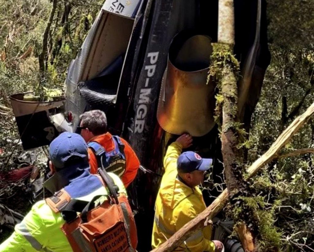 A country singer and a businessman close to football superstar Neymar have been killed in a horror helicopter crash - with all five on board dying in the wreck.
