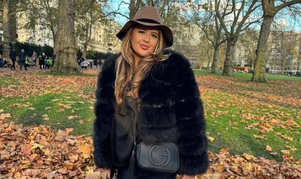 The family of nail technician Dolly Reed, 21, have been leaving lights at her roadside memorial so she 'isn't in the dark' after a horror crash killed her.