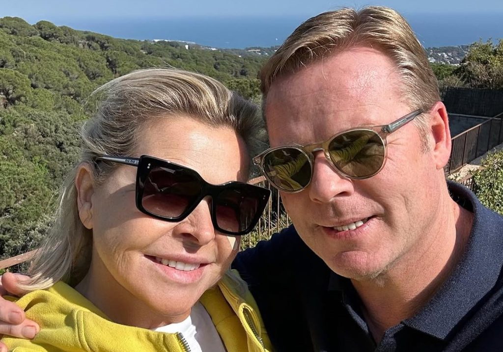 Barcelona legend Ronald Koeman has announced the death of his wife of 41 years - after a long battle with cancer that began with a diagnosis in 2010.