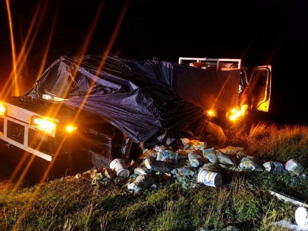 Two amateur footballers, including a former Pachuca youth goalkeeper, were killed when their car smashed into the back of a lorry on the way home from a match in Mexico.