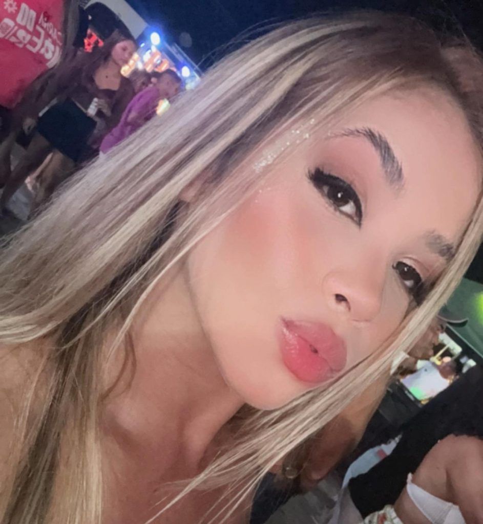 Influencer Evelyn Lima Dantas, 21, was dragged from a house and shot dead in Brazil - a week after being bailed over the murder of a retired police sergeant.