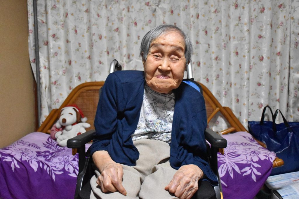 Japan's oldest living person has died aged 115 - the former doctor and oldest ever Olympic torchbearer said walking and using your brain were her secret.