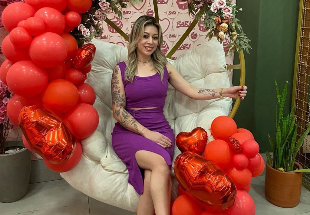 A beauty queen crowned in the same month she was diagnosed with cervical cancer has died at 42, leaving behind her teenage son and a dream they shared.
