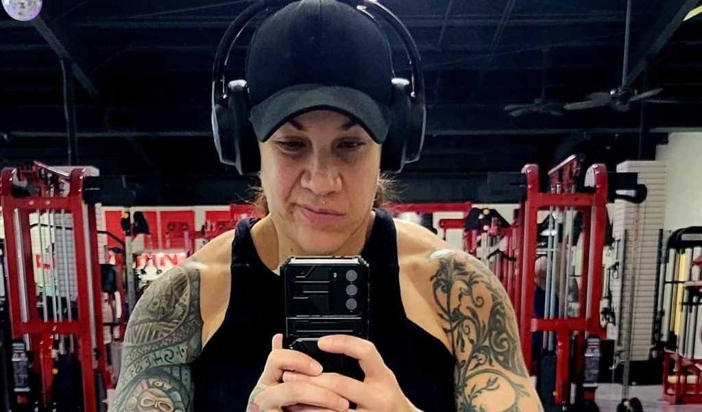 A former WWE star has begged fans to help fund her surgery after a devastating knee injury ended her 26-year career - leaving her facing the bill alone.