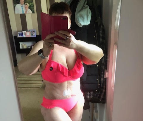A woman who couldn't breathe and hid at the back of every family photo has shed 16st after quitting cigarettes and grab-and-go snacks costing her £500 a month.