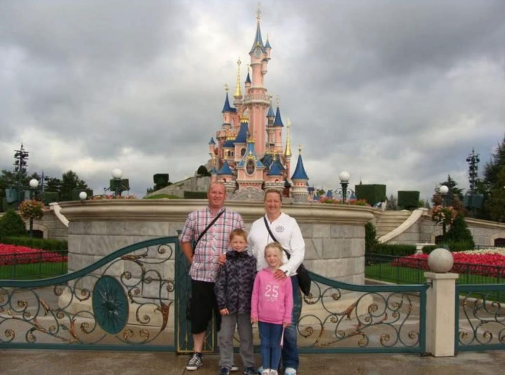 Grieving daughter wants booze banned from delivery apps after her alcoholic dad ordered vodka to his door daily for eight months - before dying aged 52.