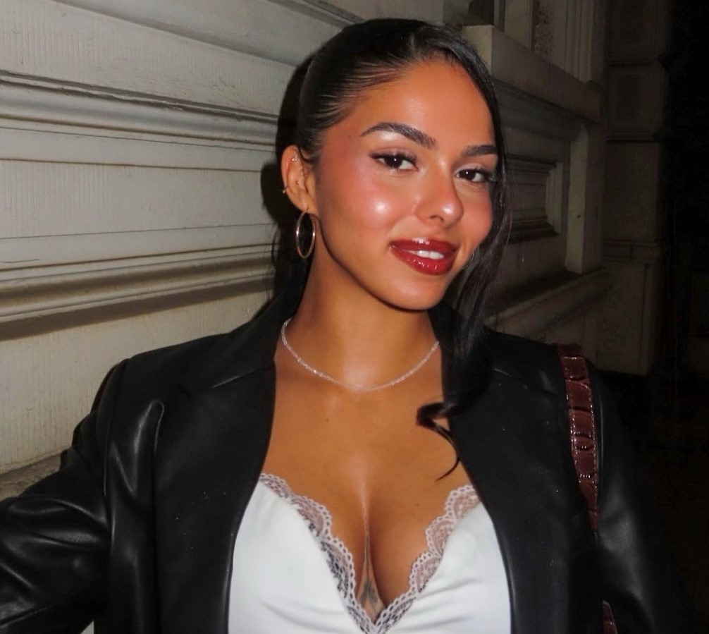A woman looks almost unrecognisable two months after dumping her fiancé - despite weighing exactly the same, thanks to plummeting cortisol levels.