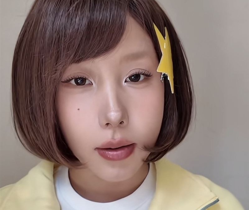 A 26-year-old influencer from China has died of stomach cancer after revealing the unhealthy eating habits and lifestyle she had before being diagnosed with the disease.
