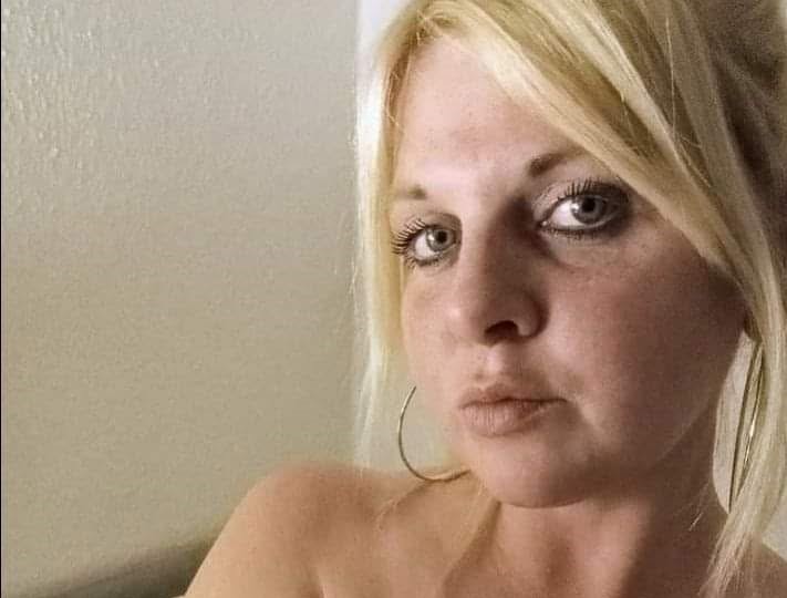 Best friend of pregnant Brit Samantha Natalie Phythian, 35, pays emotional tribute after she was found dead in van fire. Thomas Bell charged with murder.