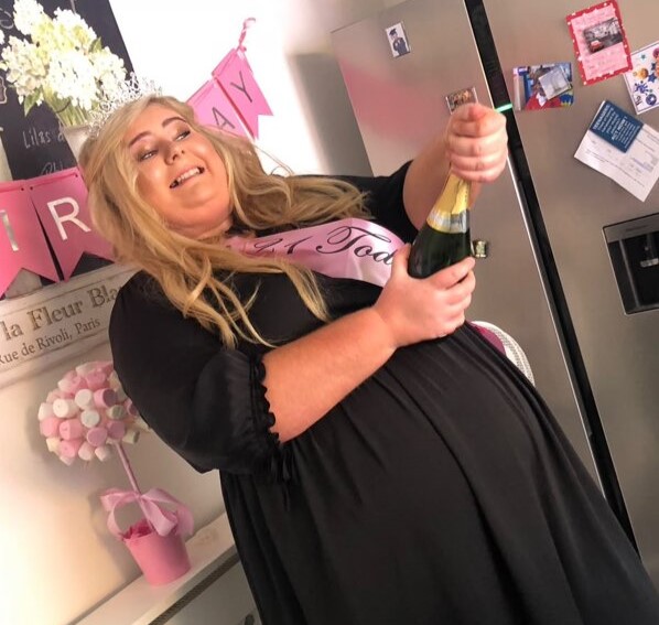 A woman who shed more than 12 stone says losing weight unlocked pretty privilege - with men who knew her at 28st now trying to date her and strangers treating her kinder.
