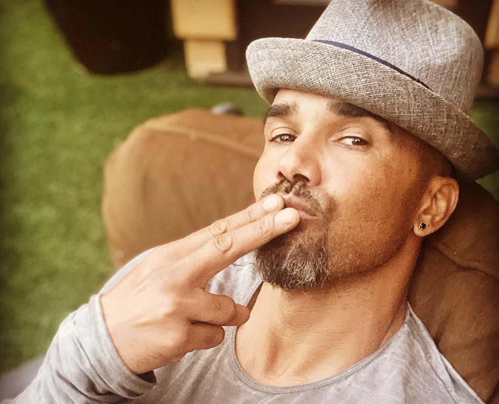 Criminal Minds actor Shemar Moore underwent three surgeries to fix his feet after hiding them on beaches due to bunion insecurities. He's now a 'foot model'.
