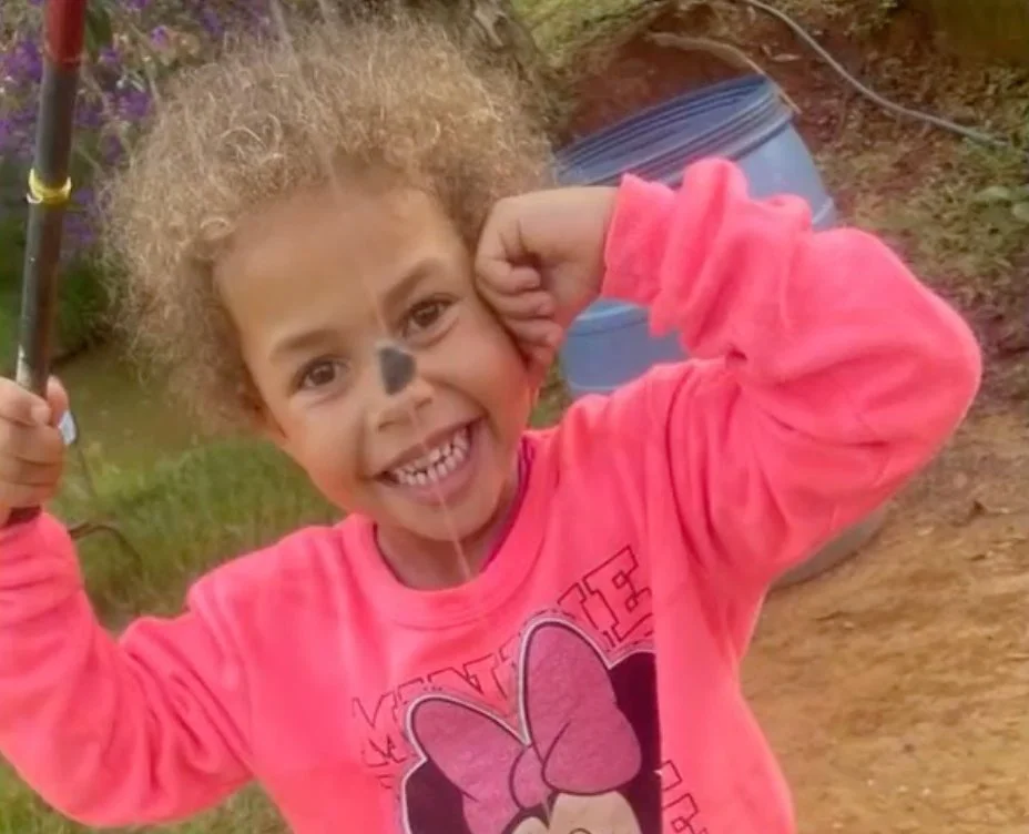 Father, 25, and five-year-old daughter shot dead in car just five days after his release from prison in Brazil. Police investigating revenge killing.