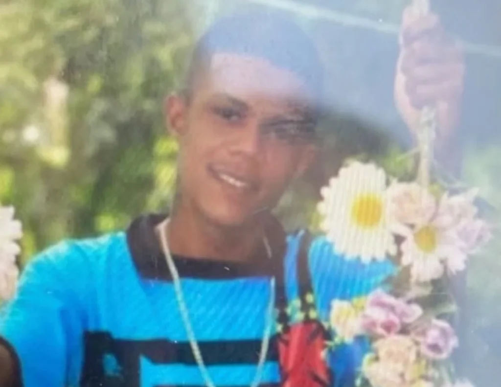 Father, 25, and five-year-old daughter shot dead in car just five days after his release from prison in Brazil. Police investigating revenge killing.