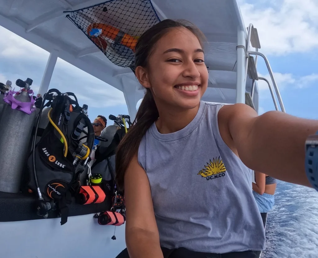 A divemaster has gone missing after allegedly getting stuck inside a sinking boat at sea. Veronica Beatrix Jessica was one of 30 people involved in a terrifying.