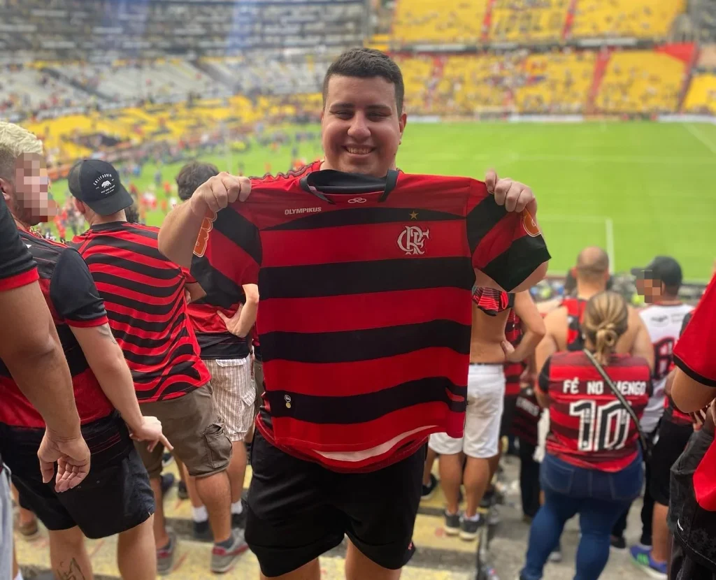 A football influencer has died just weeks after getting married and announcing he was expecting his first child. André Luiz Berbett Pinheiro Lopes, 33, known to fans as.