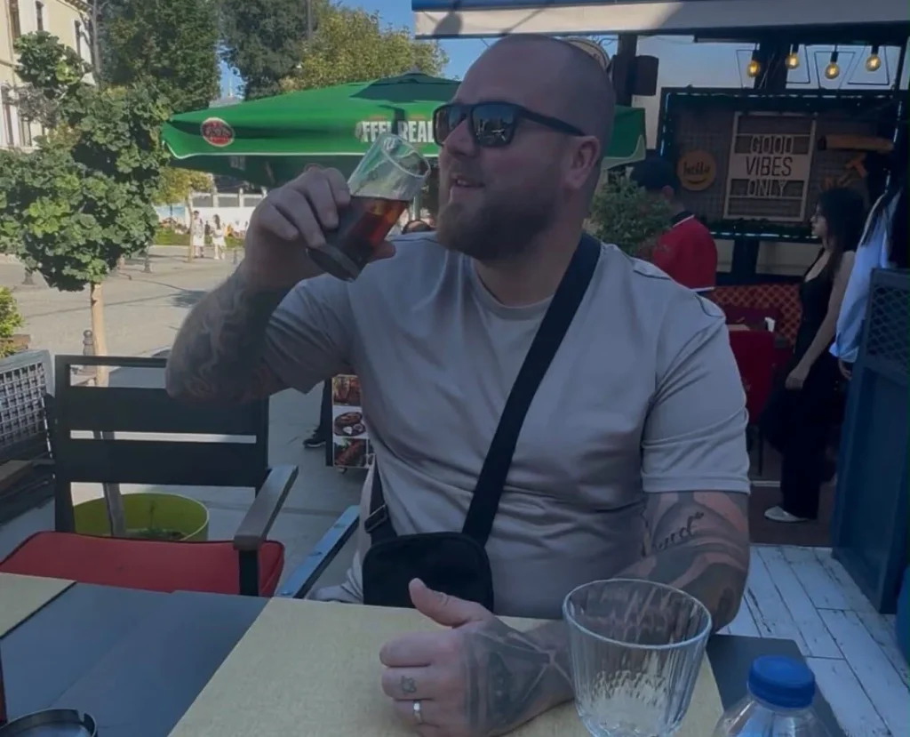 A fuming Brit had to use a forklift to move a car after the driver parked it right in front of his shop. Luke Thurling could not believe his eyes when he turned up to.